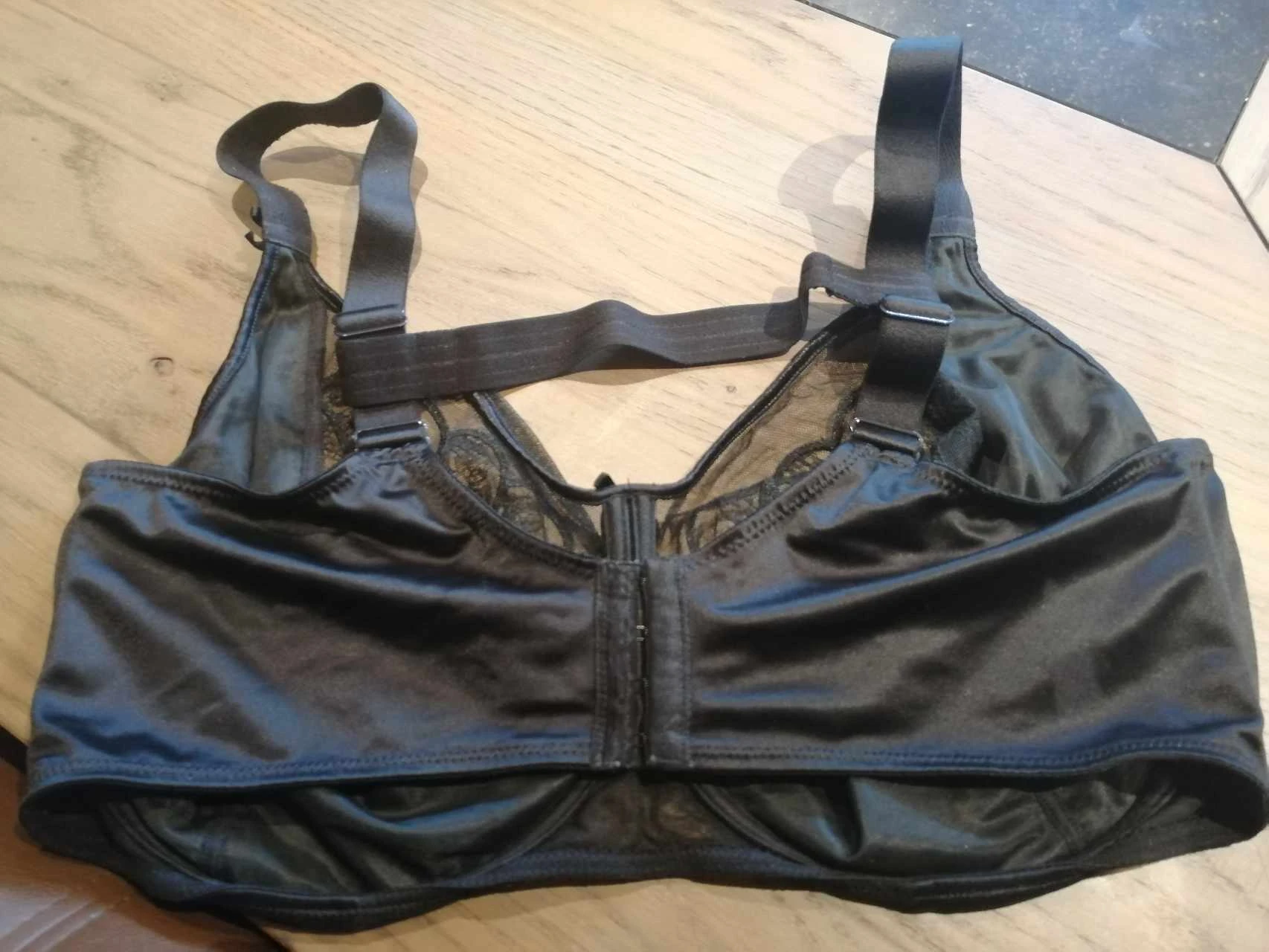 bh noir marque empreinte - taille 105g – photo 2